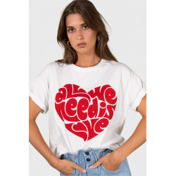 T-SHIRT ALL WE NEED IS LOVE