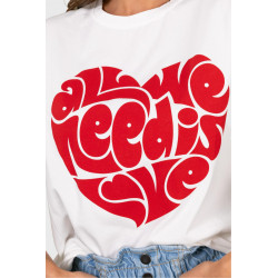 T-SHIRT ALL WE NEED IS LOVE